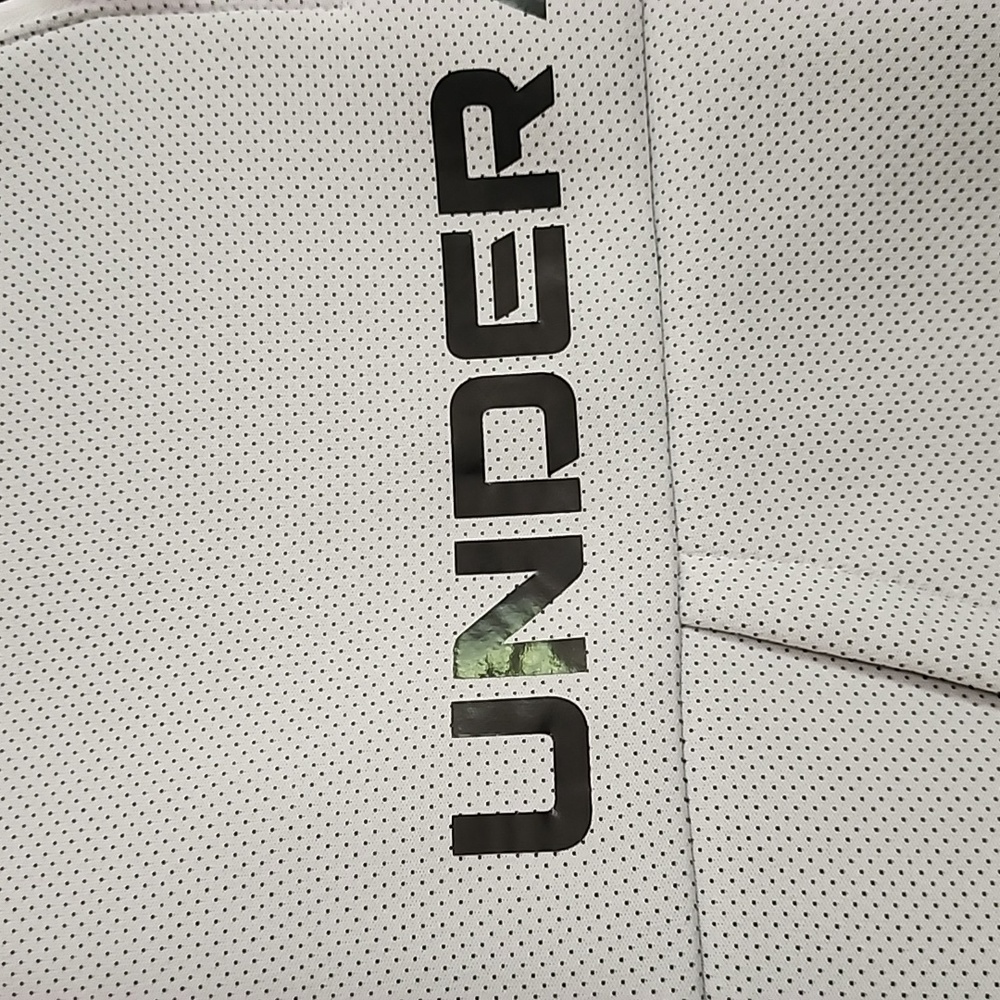 Under Armour Pullover Size: M - Picture 3 of 12